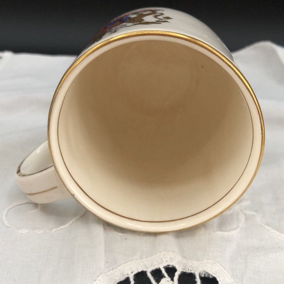 Coronation of Queen Elizabeth II Mug, By Bristol founded in 1652 England, 1953 - Picture 3 of 8